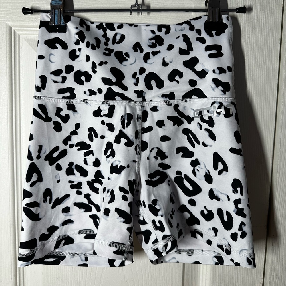 ECHT SCRUNCH SHORTS